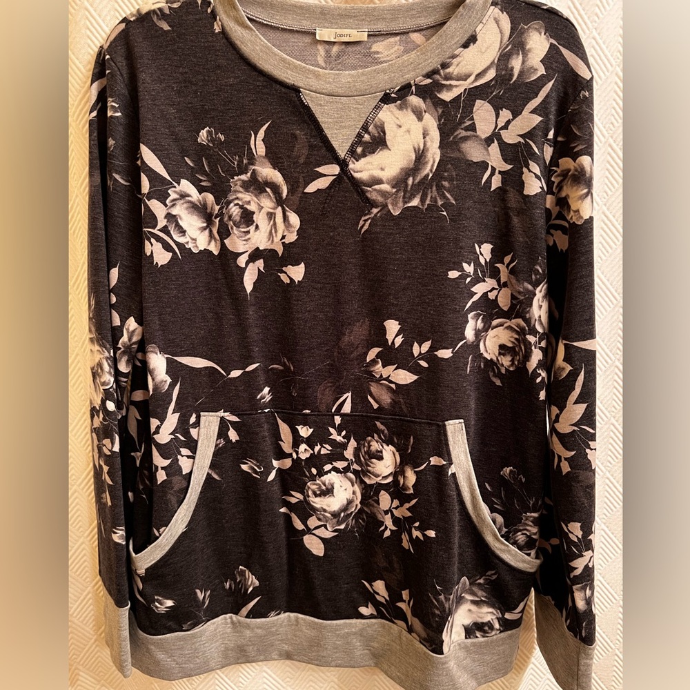Floral long sleeve top